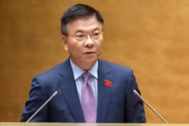 Phó Thủ tướng Chính phủ Lê Thành Long trình bày tờ trình dự án Luật Khoa học, công nghệ và đổi mới sáng tạo. Ảnh: Quochoi.vn