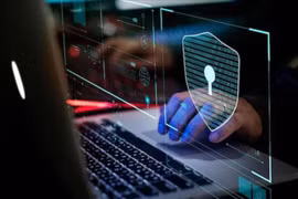Dữ liệu sao lưu offline phải được tách biệt hoàn toàn, không kết nối mạng, cô lập để phòng, chống tấn công leo thang vào hệ thống lưu trữ.
