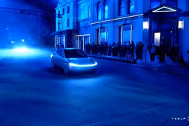 Video: Elon Musk ra mắt robot taxi trong sự hoài nghi của giới đầu tư