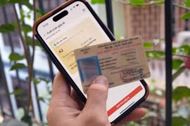 Từ 1/7, tài xế có thể xuất trình giấy phép lái xe tích hợp trên VNeID