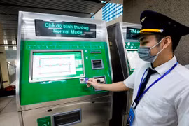 Sang năm 2024, thẻ vé tháng đi tàu điện trên cao cũng có thể sử dụng với xe buýt