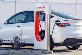 Tesla thu hồi gần 200.000 xe tại Mỹ 