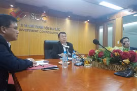 Chủ tịch SCIC Nguyễn Đức Chi và hai P.TGĐ Nguyễn Chí Thành (trái), Nguyễn Hồng Hiển (phải) trong buổi họp báo sáng 16/10. (Ảnh: X.T)