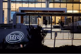 Intel cho biết họ đã đạt được thỏa thuận với chính quyền Trump để hỗ trợ sản xuất chip của Hoa Kỳ. Ảnh: Nikkei Asia.