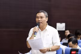 Ông Mai Tấn Linh – Phó Giám đốc Sở GD&ĐT Đà Nẵng trả lời câu hỏi của phóng viên VietTimes tại buổi họp báo