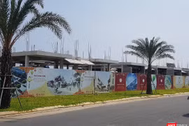 Cụm công trình Khu biệt thự Song Lập tại Khu đô thị số 6 được DanaHome Land xây dựng đến sàn tầng 1 nhưng không có thiết kế bản vẽ thi công công trình được cấp có thẩm quyền phê duyệt.