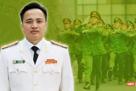 Đại tá Mai Hoàng vừa được trao quyết định bổ nhiệm Phó Giám đốc Công an TP.HCM. Ảnh: Văn Lâm