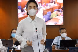 Bà Nguyễn Thị Thanh Thúy - Phó Giám đốc Sở Văn hóa và Thể thao TP.HCM thông tin về vấn đề tại cuộc họp báo 