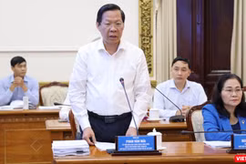 Ông Phan Văn Mãi, Chủ tịch UBND TP.HCM phát biểu tại Hội nghị sáng 12/7