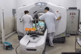 Chụp cắt lớp cho bệnh nhân tại BV Ung bướu TP HCM (Ảnh: Sở Y tế TP.HCM)