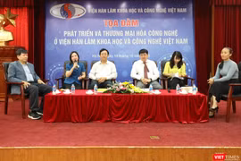 Tọa đàm “Phát triển và thương mại hóa công nghệ ở Viện Hàn Lâm Khoa học và Công nghệ Việt Nam” được tổ chức vào sáng nay (Ảnh: Minh Thúy) 