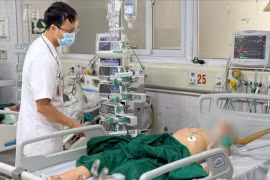 Cụ ông liệt toàn thân, phải thở máy sau mũi tiêm giảm đau