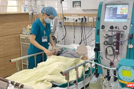 Hà Nội: 2 người tử vong, 14 người nhập viện sau bữa tiệc