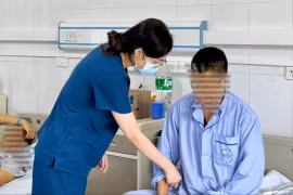 Uống thuốc nam không rõ nguồn gốc, người đàn ông bị ngộ độc gan nặng