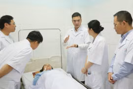 2 điều dưỡng dũng cảm cứu bệnh nhi giữa cơn cuồng loạn của người đàn ông