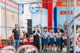 Gieo mầm tình yêu khoa học công nghệ cho học sinh bằng... drone