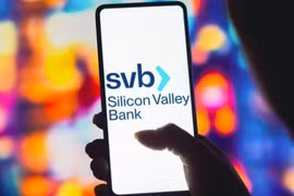 Fed: Hiệu ứng đám đông trên mạng xã hội góp phần kéo sập SVB