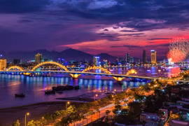 Đà Nẵng làm gì để hút khách khi giá vé máy bay tăng cao?