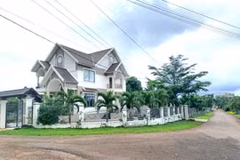 Nhiều tin đồn về việc giá đất gần nhà ông Thích Minh Tuệ tăng mạnh