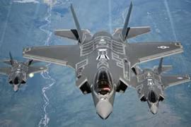 Mỹ có kế hoạch triển khai hàng chục chiếc F-35A ở Hàn Quốc thay thế cho loại F-16 đã lạc hậu để đối phó Trung Quốc và Triều Tiên. 