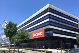 Lenovo đang hứng chịu búa rìu dư luận ở Trung Quốc vì những phát biểu của ông Hoàng Vĩ Minh, CFO của tập đoàn