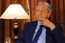 Ông Mahathir Mohamad có những tuyên bố cứng rắn với Trung Quốc ngay trước chuyến thăm Bắc Kinh 