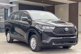 Toyota Innova Cross ra mắt bản 'giá rẻ' 730 triệu đồng, cạnh tranh VinFast Limo Green
