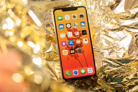 iPhone XS Max (ảnh: Business Insider)