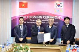 ông Nguyễn Minh Hồng - Chủ tịch VDCA và ông Kim Dong Hyun - Chủ tịch VRCIA (Hàn Quốc)