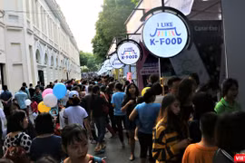 Rất đông người dân thủ đô đã tới tham dự Lễ hội văn hóa và ẩm thực Hàn - Việt 2019