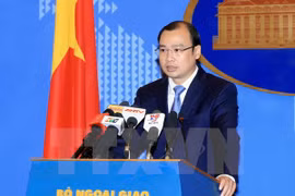 Người phát ngôn Bộ Ngoại giao Lê Hải Bình phát biểu tại buổi họp báo. (Ảnh: Phạm Kiên/TTXVN)
