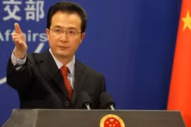 Lemonde: Trung Quốc có nói gì đi nữa cũng phải ý thức được việc chấp hành phán quyết PCA (ảnh: Người phát ngôn Bộ Ngoại giao Trung Quốc Hồng Lỗi).