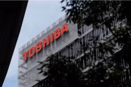 Vì sao Toshiba, một trong năm nhà sản xuất chất bán dẫn hàng đầu thế giới, rời sàn chứng khoán?
