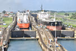 Việc mua lại hai cảng ở hai đầu kênh đào Panama sẽ giúp Mỹ kiểm soát được tuyến vận tải biển chiến lược này. Ảnh: Atvnews.
