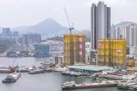 Khu Seaside Station II (màu vàng) được tỷ phú Lý Gia Thành bán với giá rẻ gây rúng động thị trường bất động sản Hồng Kông (Ảnh: Tài Liên xã)