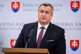 Phó chủ tịch Quốc hội Slovakia Andrei Danko lên tiếng đòi Ukraine hoàn trả số tiền 3,5 tỷ euro đã nhận viện trợ. Ảnh: QQnews.