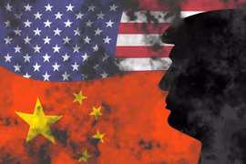 Tổng thống Trump sử dụng những ngày còn lại trong Nhà Trắng để tung đoàn trừng phạt quân đội Trung Quốc (Ảnh: AP).