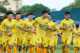 Các cầu thủ SLNA đang chuẩn bị mùa bóng mới. Ảnh SLFC