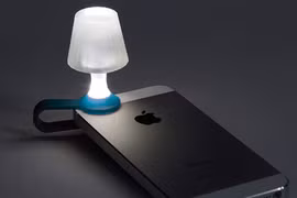 Luma - phụ kiện đèn ngủ mini tận dụng đèn flash của iPhone