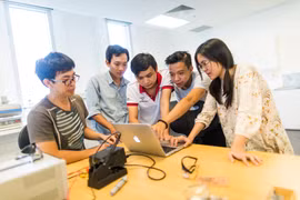 Nhóm các ngành kỹ thuật trình độ cao, CNTT được nhận định là những ngành nghề đón đầu xu thế phát triển chung của thế giới với nhiều cơ hội việc làm tốt, với mức lương mong đợi 