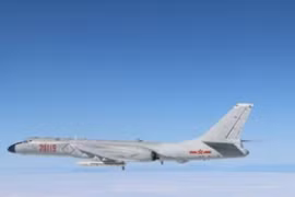 Máy bay ném bom H-6 Trung Quốc. Ảnh: Huanqiu