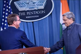Bộ trưởng Quốc phòng Ấn Độ Manohar Parrikar vừa đến thăm Mỹ