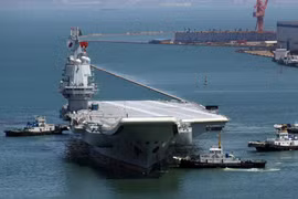 Tàu sân bay tự chế đầu tiên Type 001A Trung Quốc vừa chạy thử lần đầu tiên trên biển từ ngày 13 - 18/5/2018. Ảnh: Takungpao