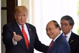 Ngày 31/5/2017, tại Thủ đô Washington, Tổng thống Mỹ Donald Trump tiếp đón Thủ tướng Chính phủ Nguyễn Xuân Phúc ở Nhà Trắng. Ảnh: Tân Hoa xã.