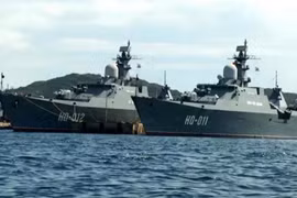Tàu hộ vệ HQ-011 Đinh Tiên Hoàng và HQ-012 Lý Thái Tổ lớp Gepard 3.9 của hải quân Việt Nam. Ảnh: Sohu.