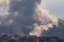 100 tiêm kích Israel tấn công Lebanon liên tục trong một giờ (Ảnh: AFP)