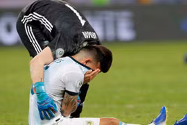 In dấu giày trong 2 bàn thắng của Brazil tiền đạo G.Jesus đã chính thức tiễn Lionel Messi rời khỏi Copa America 2019 (ảnh CNN)