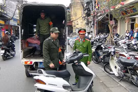 Các quận, phường Hà Nội đồng loạt ra quân.
