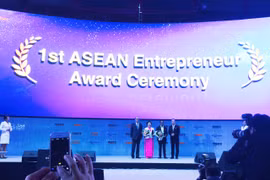 World Knowledge Forum 17 vinh danh Chủ tịch SeABank Nguyễn Thị Nga.
