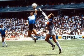 Video: “Bàn tay của chúa” và 10 khoảnh khắc thiên tài của Maradona